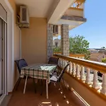 Awesome In Rab Apartamento Rab Town