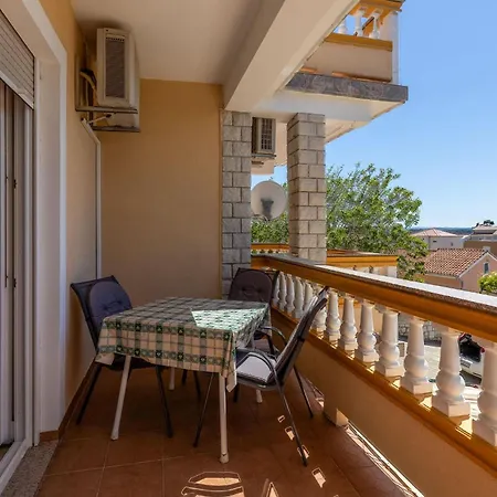 Awesome In Rab Apartamento Rab Town
