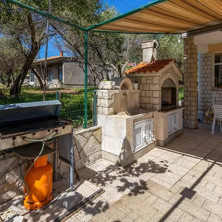 Amazing In Rab With Wifi Apartmán Rab Town